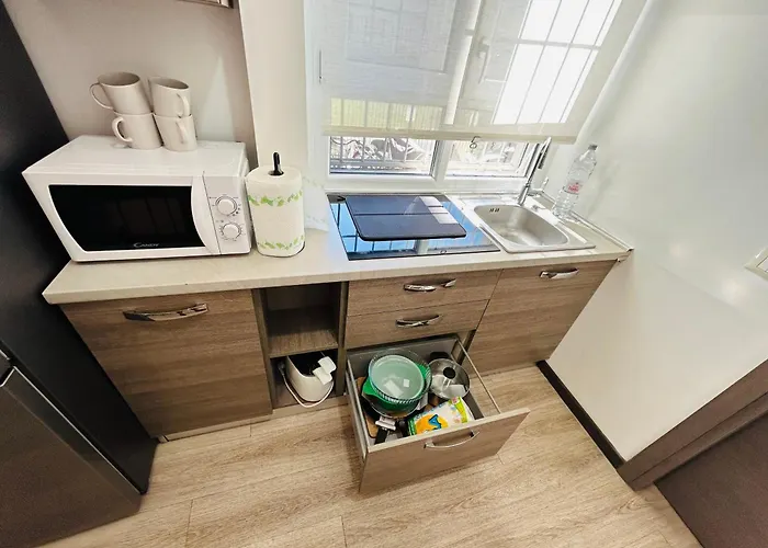 Chiara Guest House 18 - M4 Metro Blu